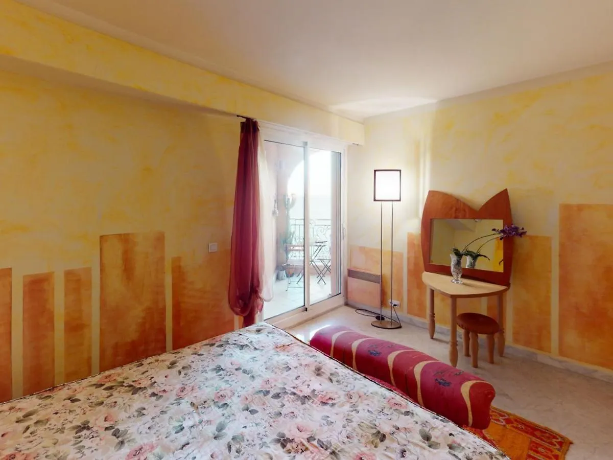 Grand 2P Face Mer Avec Balcon, Parking, Piscine Et Spa En Centre-Ville A Menton - Fr-1-196-284 0*,