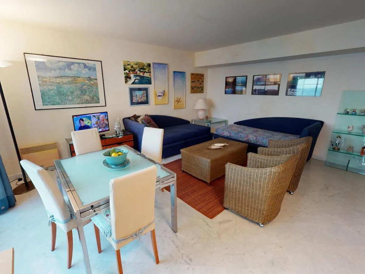 Grand 2P Face Mer Avec Balcon, Parking, Piscine Et Spa En Centre-Ville A Menton - Fr-1-196-284